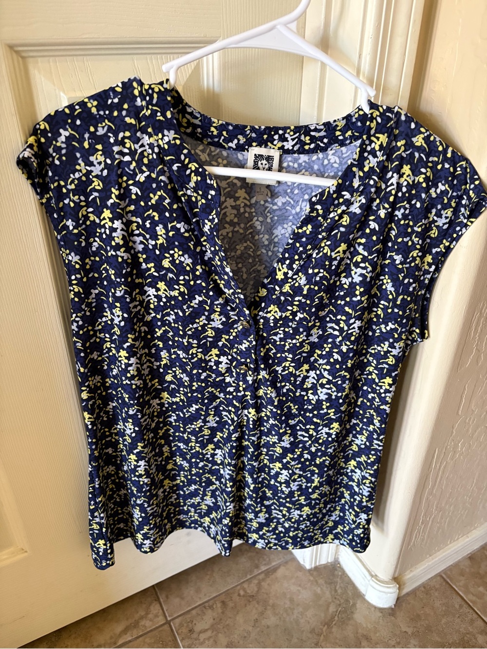 Anne Klein Navy Floral Cap-Sleeve V-Neck Top with Yellow & White Accents